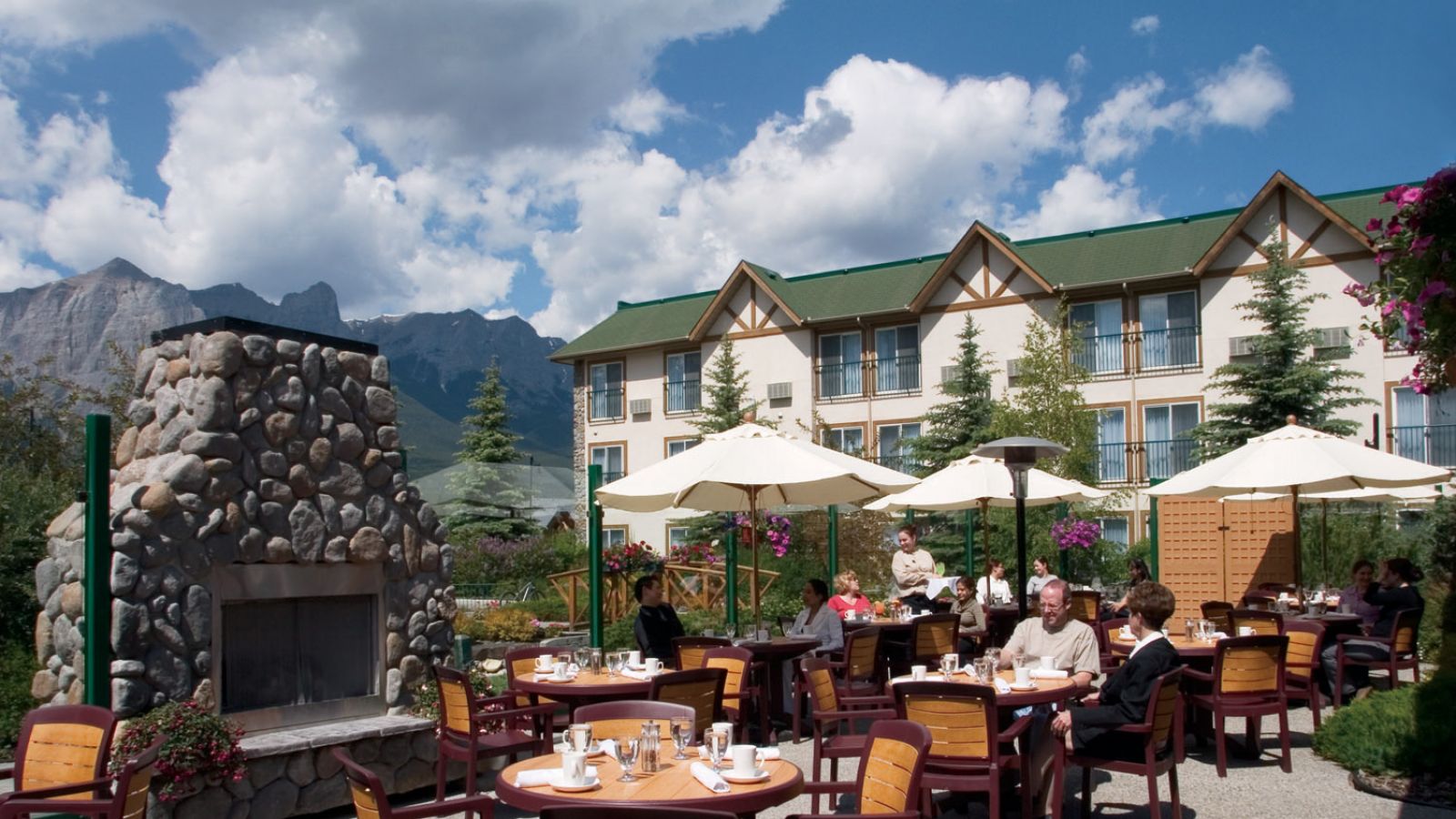 Coast Canmore Hotel - Alberta golf packages