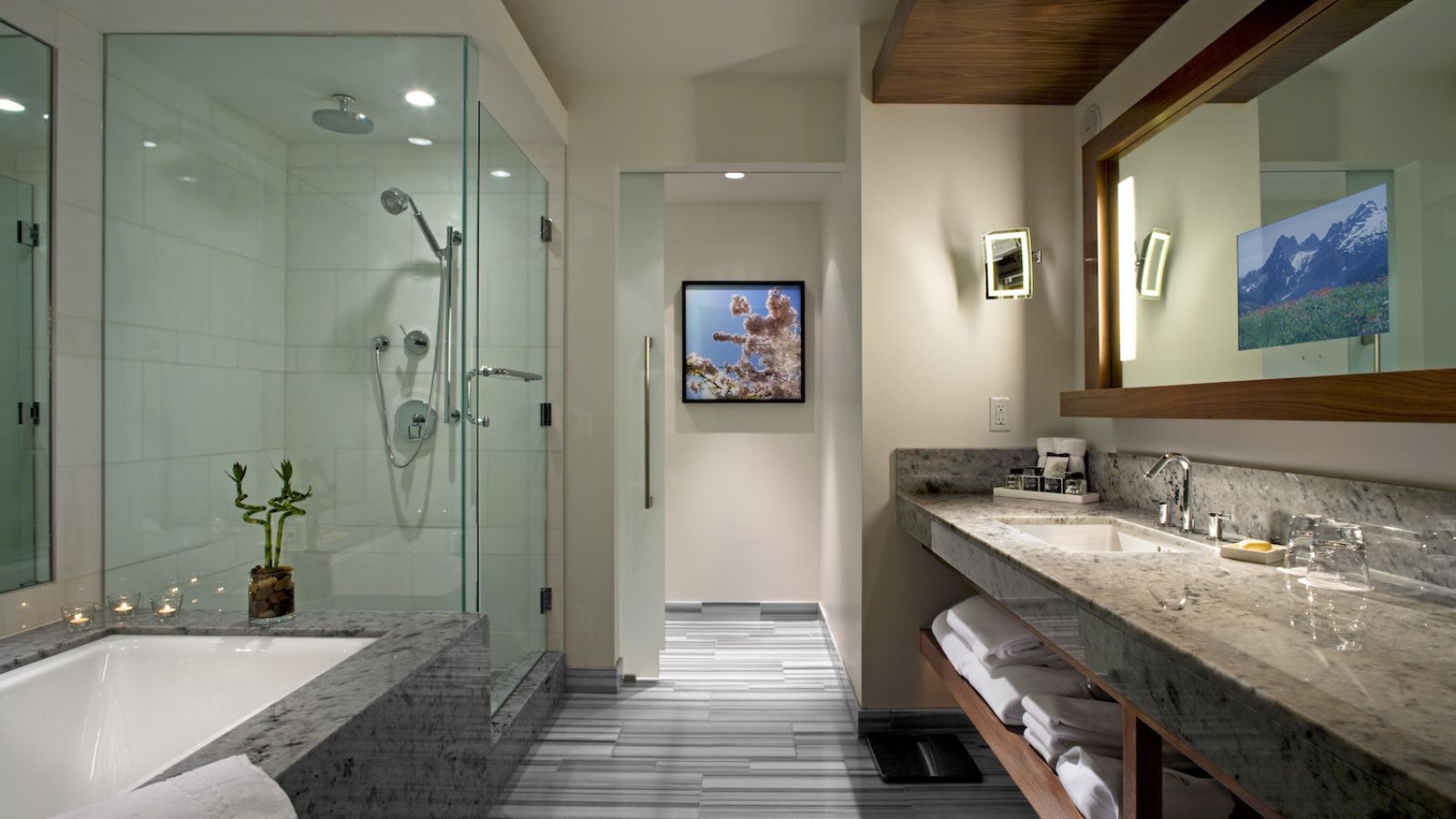 Fairmont Pacific Rim Hotel