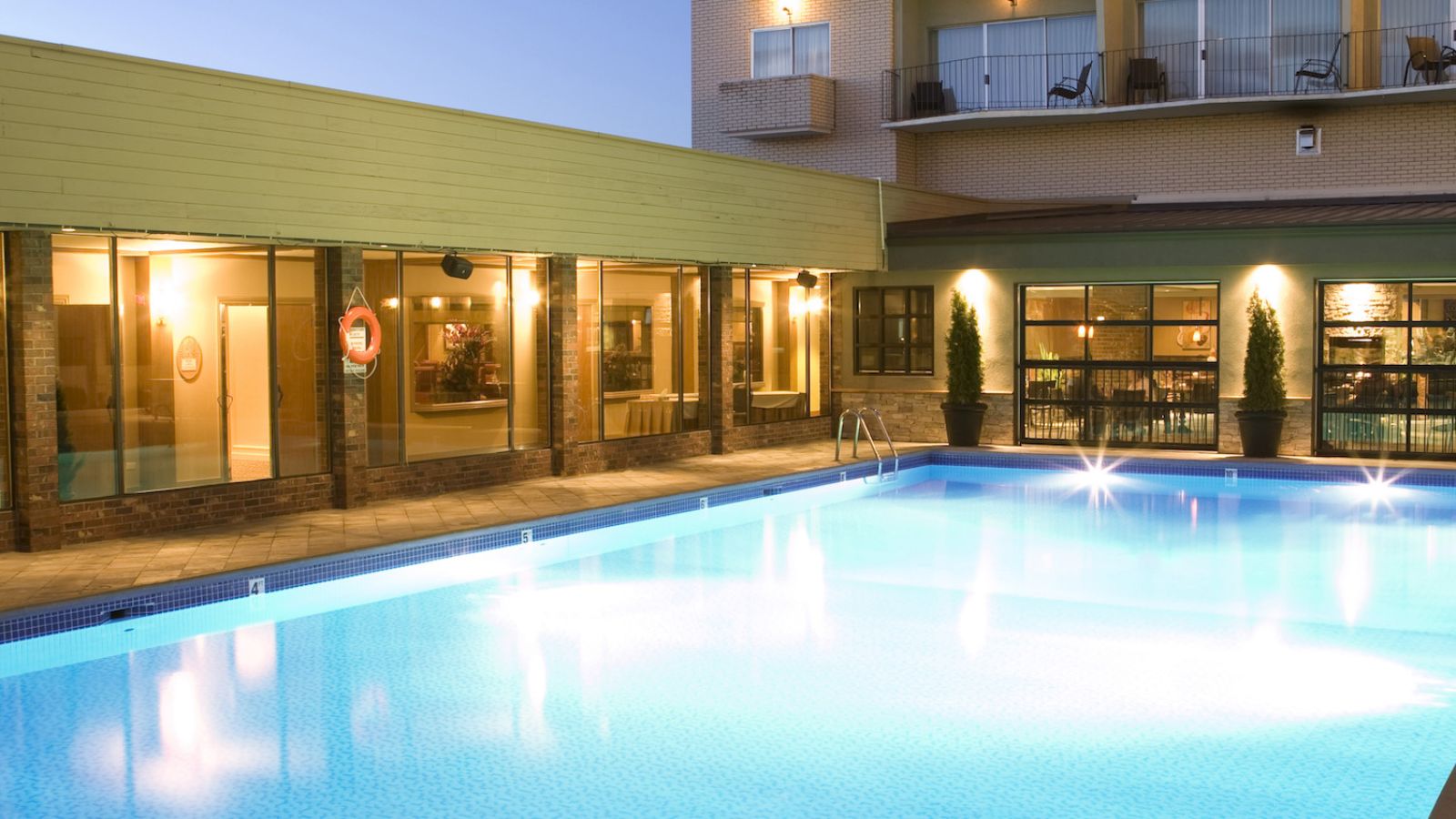 Coast Capri Hotel Kelowna - Kelowna golf packages