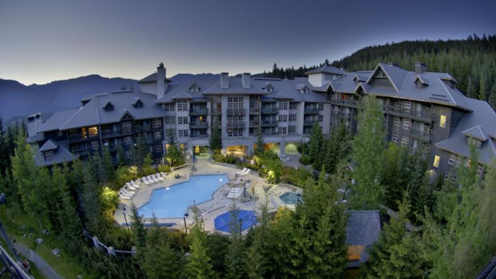 Coast Blackcomb Suites - Whistler golf packages