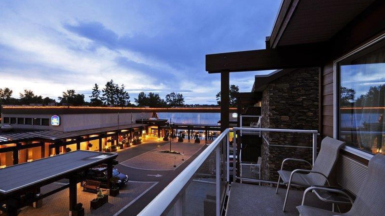 Westerly Hotel and Convention Centre - Vancouver Island golf packages