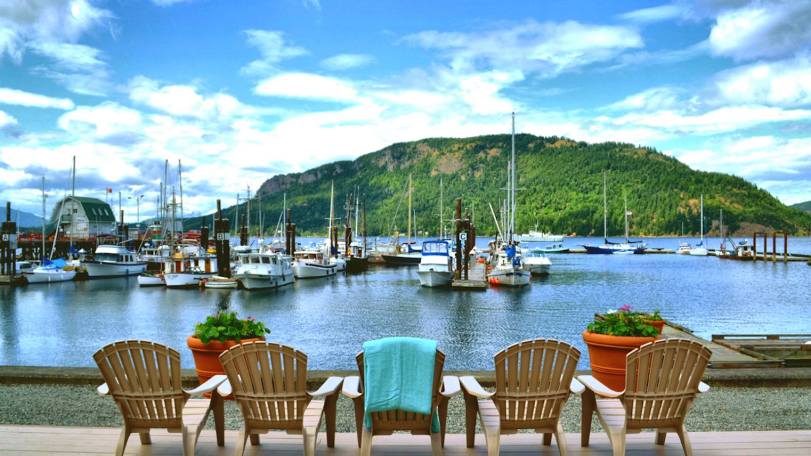 Oceanfront Suites at Cowichan Bay - Vancouver Island golf packages