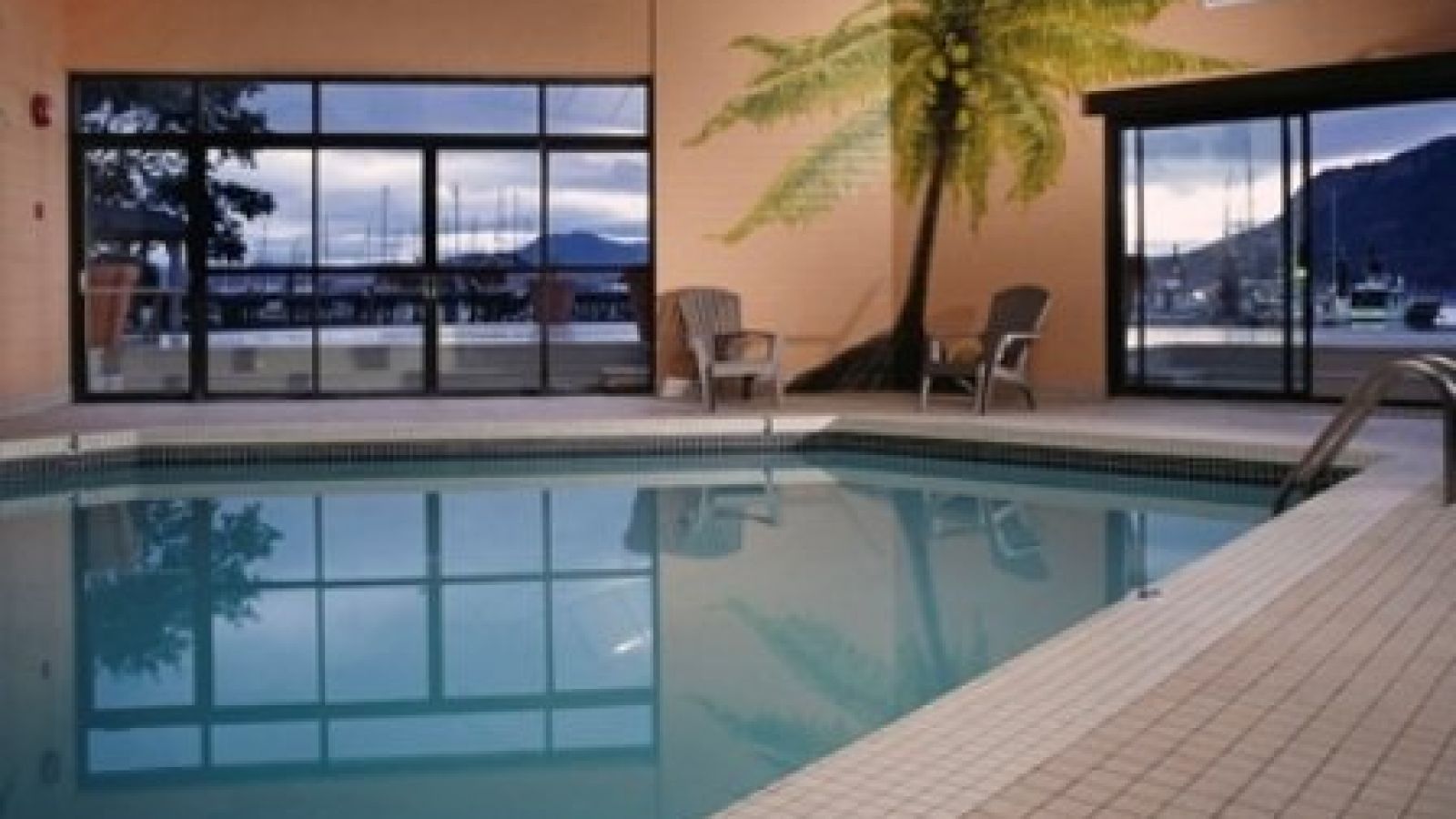 Oceanfront Suites at Cowichan Bay - Vancouver Island golf packages