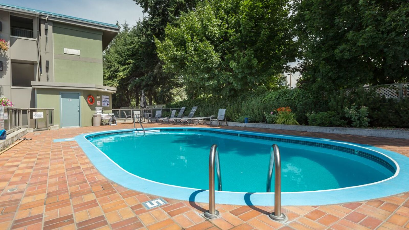 Accent Inn Kelowna - Kelowna golf packages