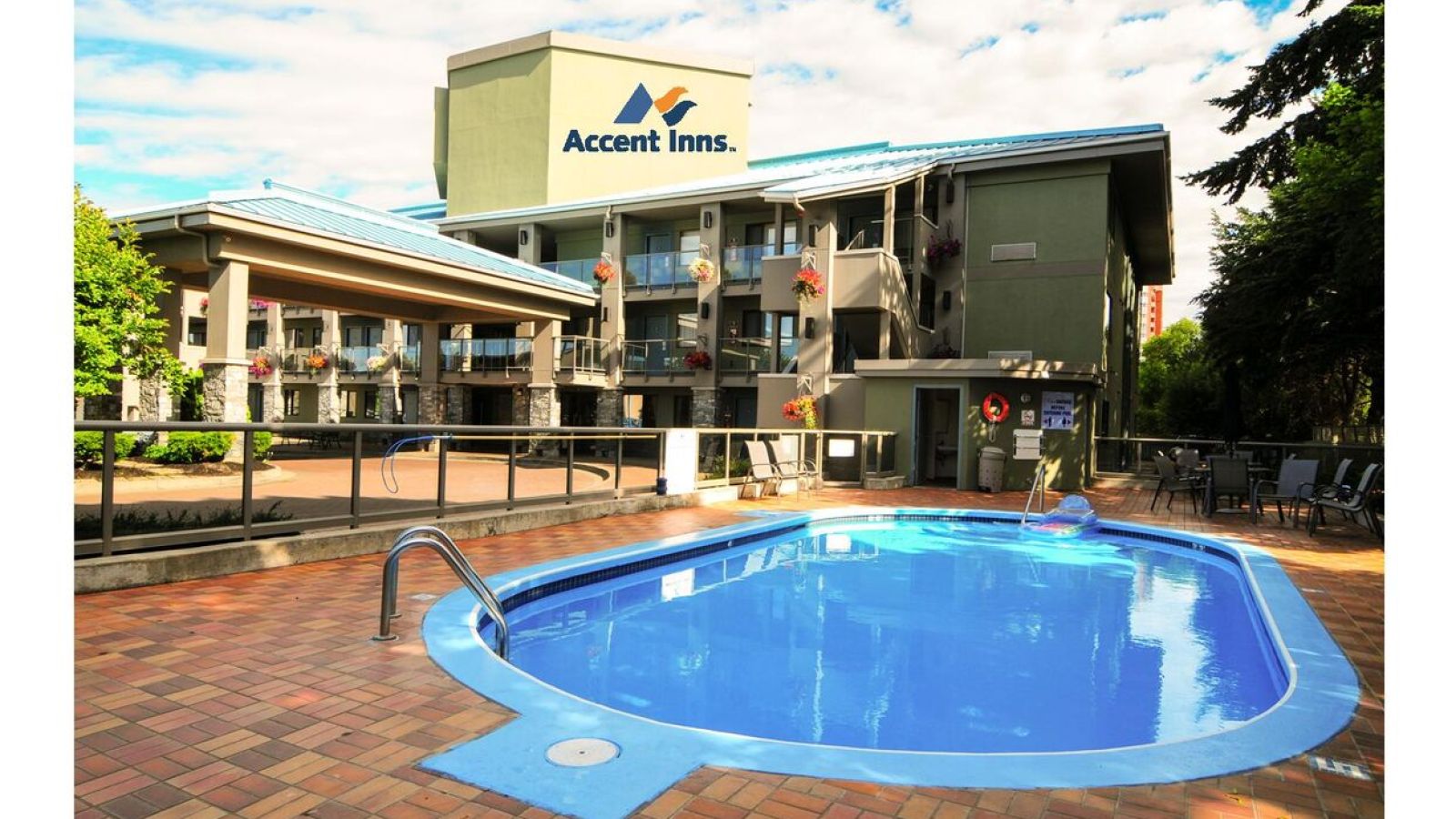 Accent Inn Kelowna - Kelowna golf packages