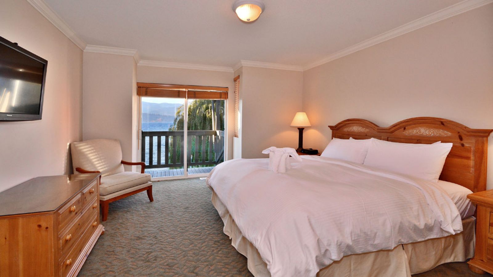 Three Bedroom Villa Beachfront Bedroom