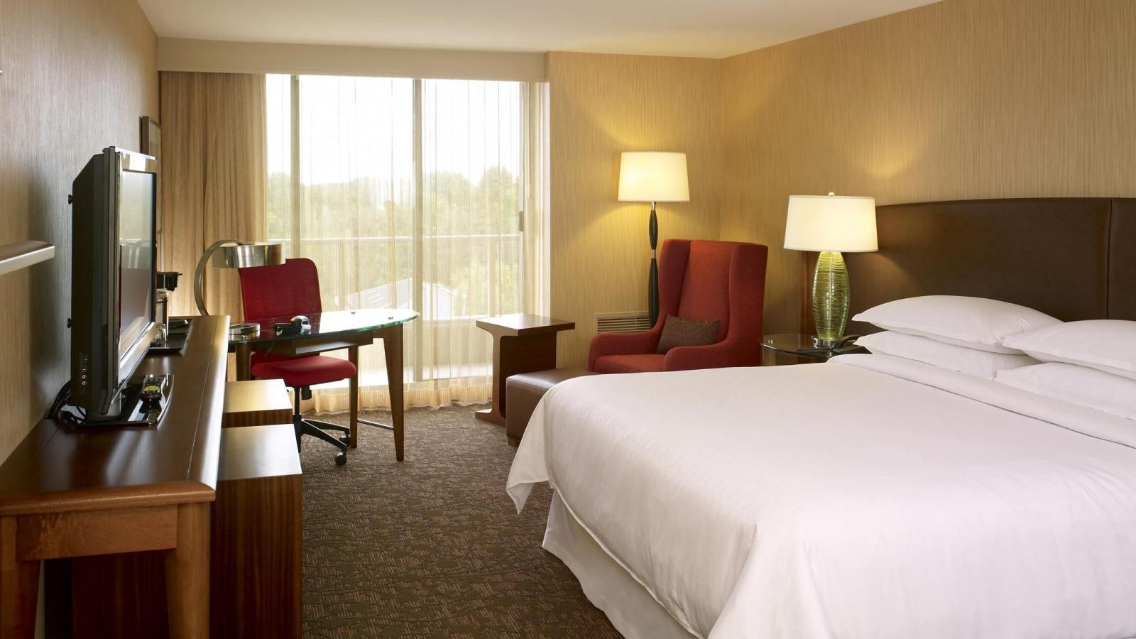 Sheraton Vancouver Airport Hotel - King Room