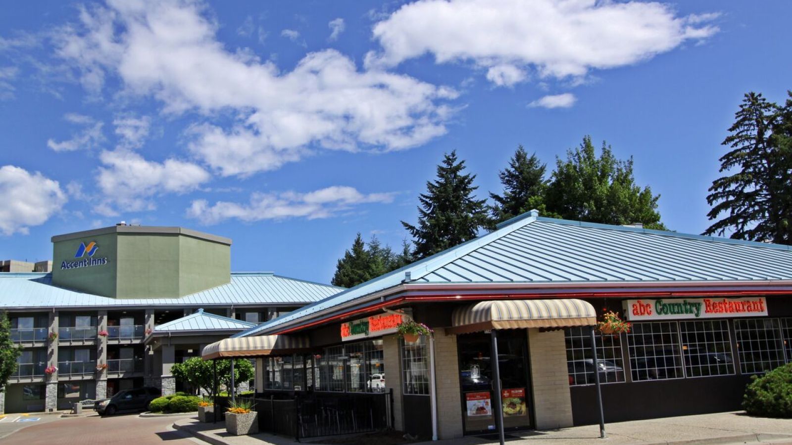 Accent Inn Kelowna - Kelowna golf packages