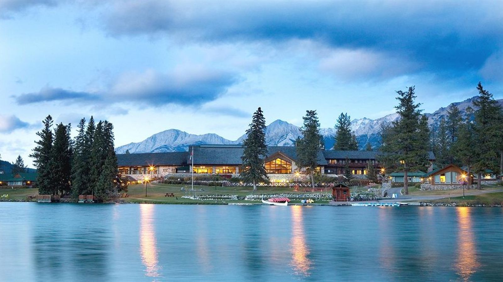Fairmont Jasper Park Lodge - Alberta golf packages