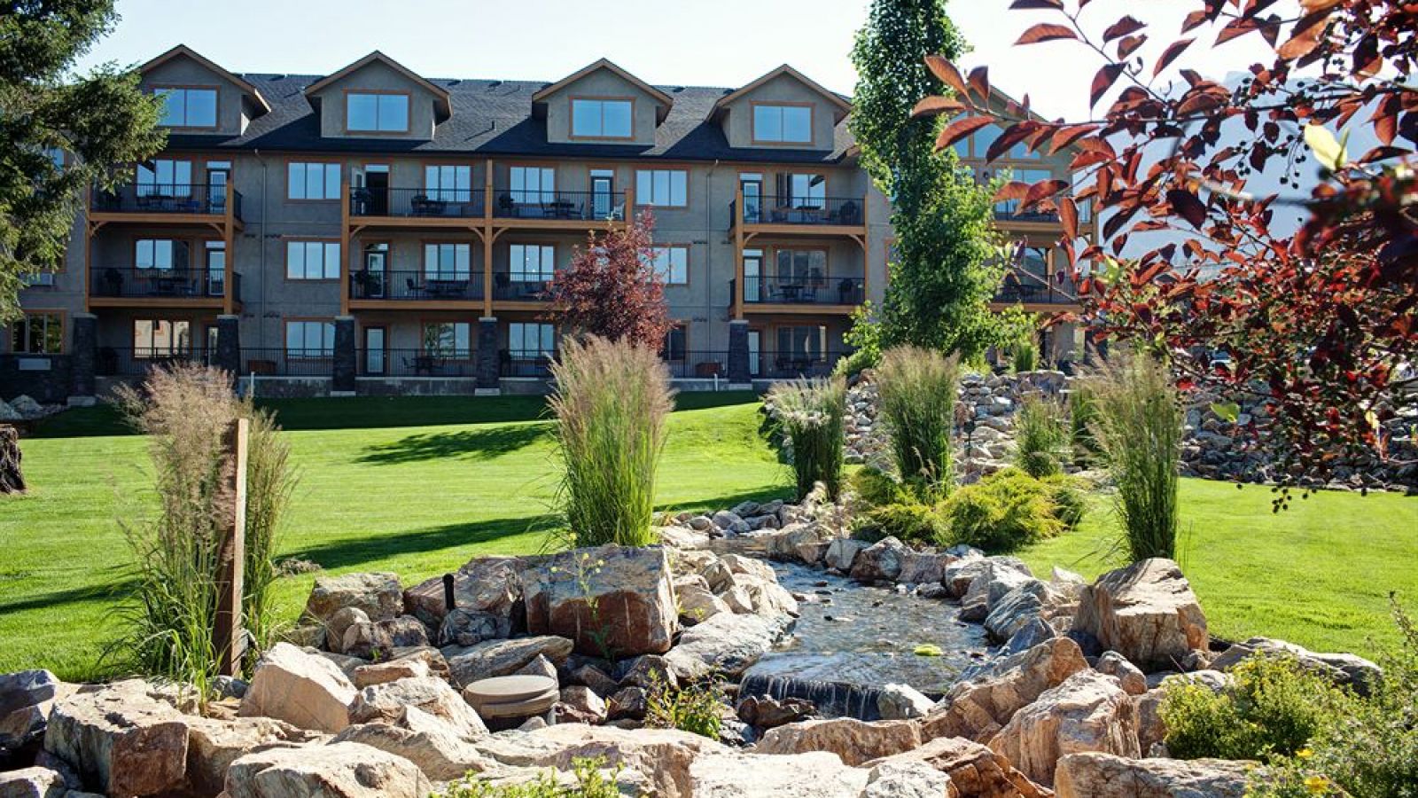 Bighorn Meadows Resort - Columbia Valley golf packages