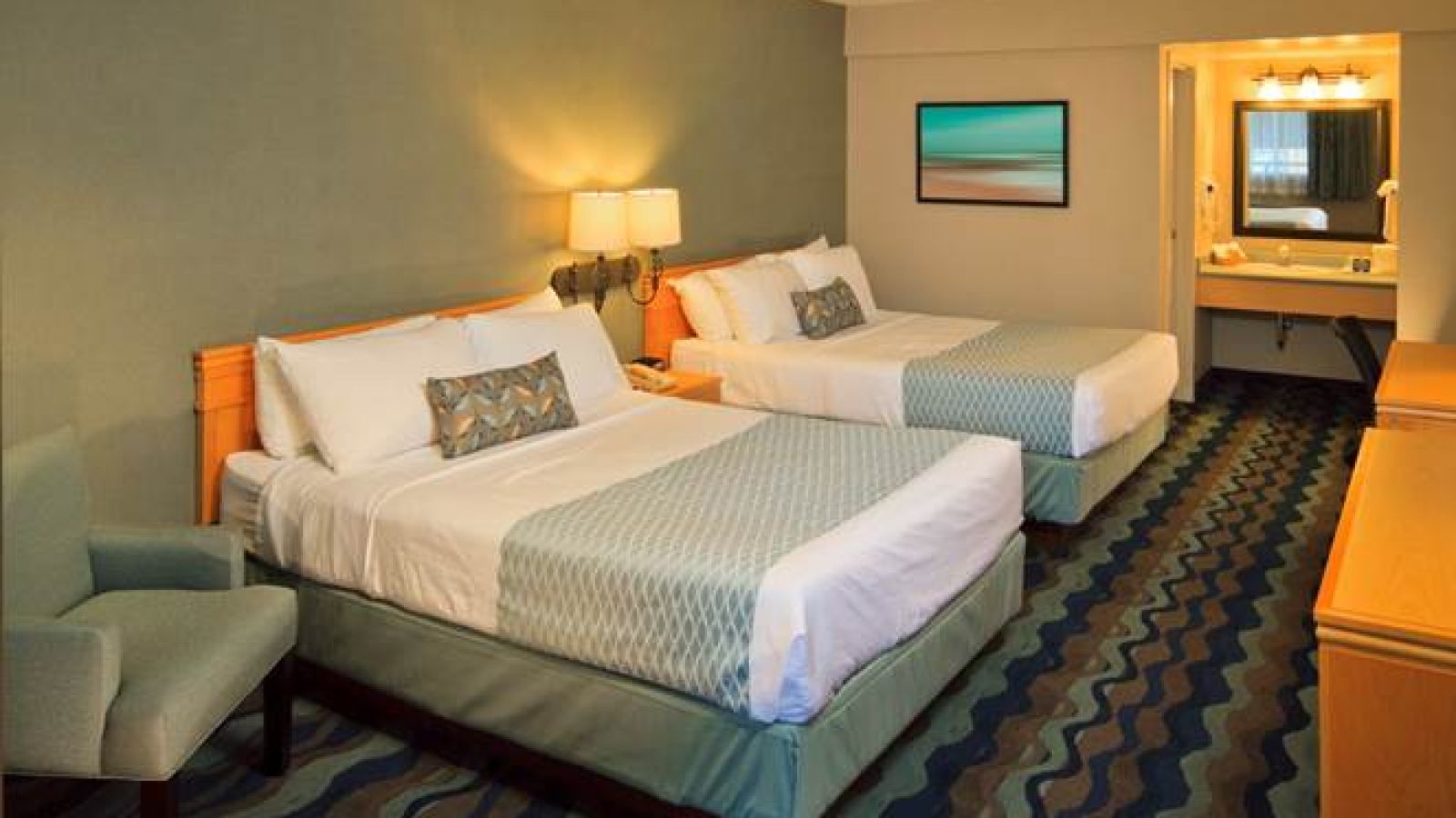 Accent Inn Kelowna - Kelowna golf packages