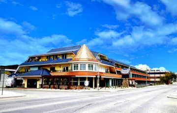 Prestige Beach House Kelowna