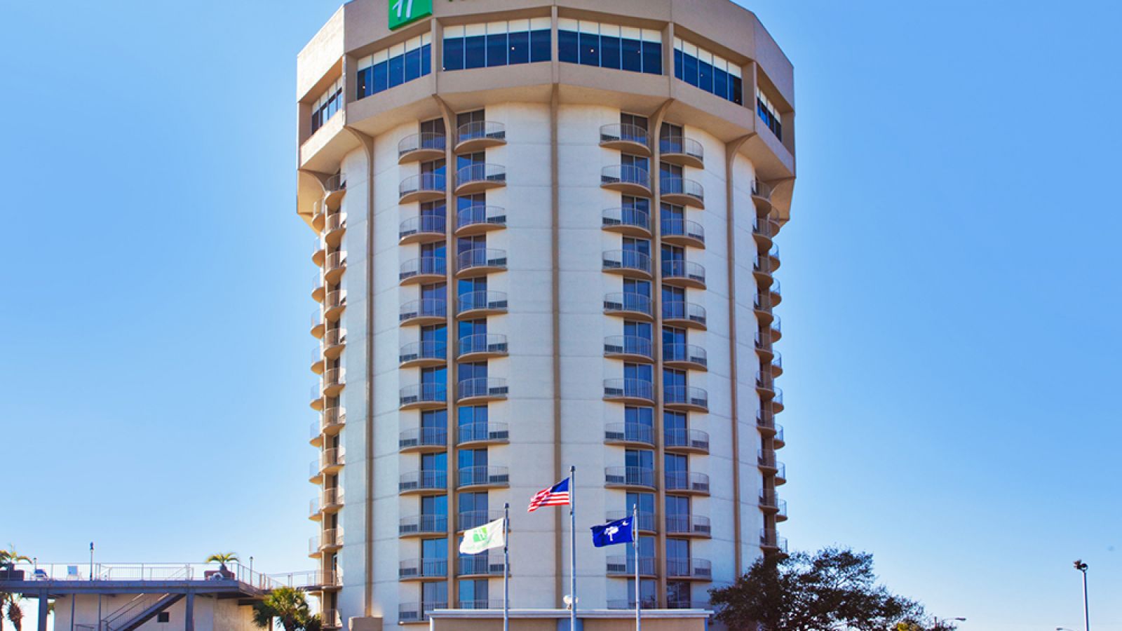 Holiday Inn Charleston Riverview - main exterior