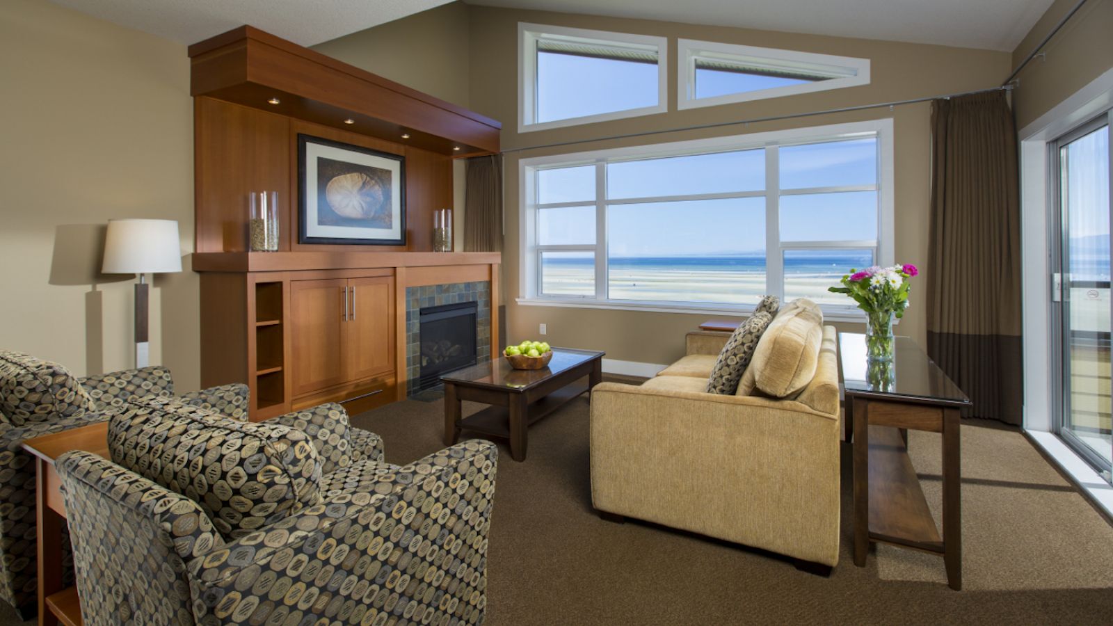 Beach Club Resort - living room