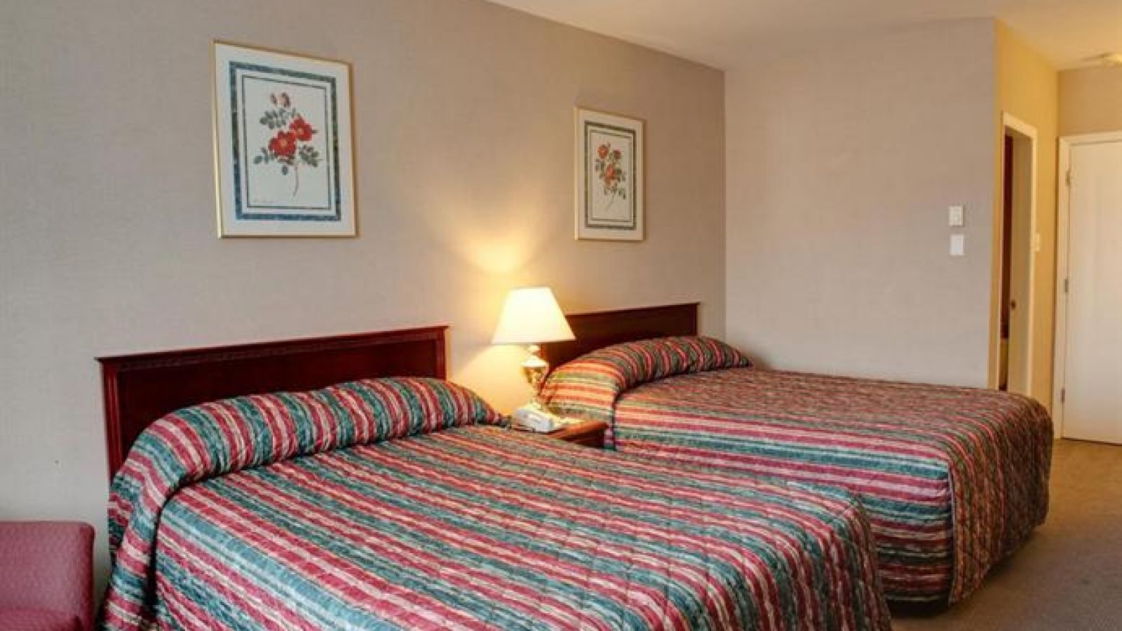 Sandman Inn & Suites Kamloops - standard room