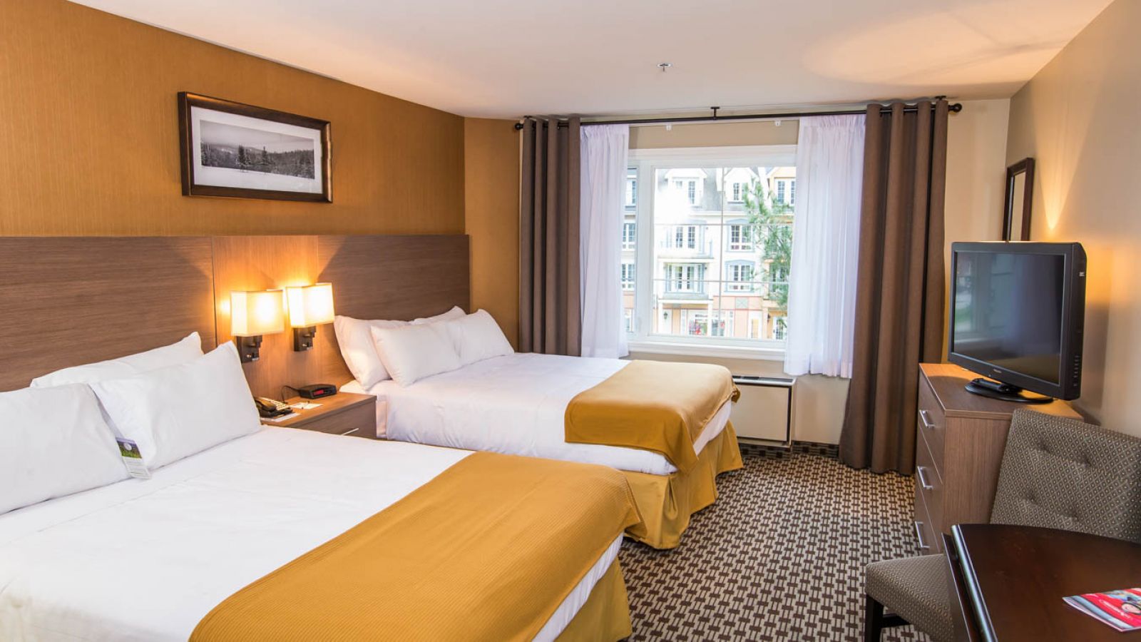Holiday Inn Express and Suites Tremblant
