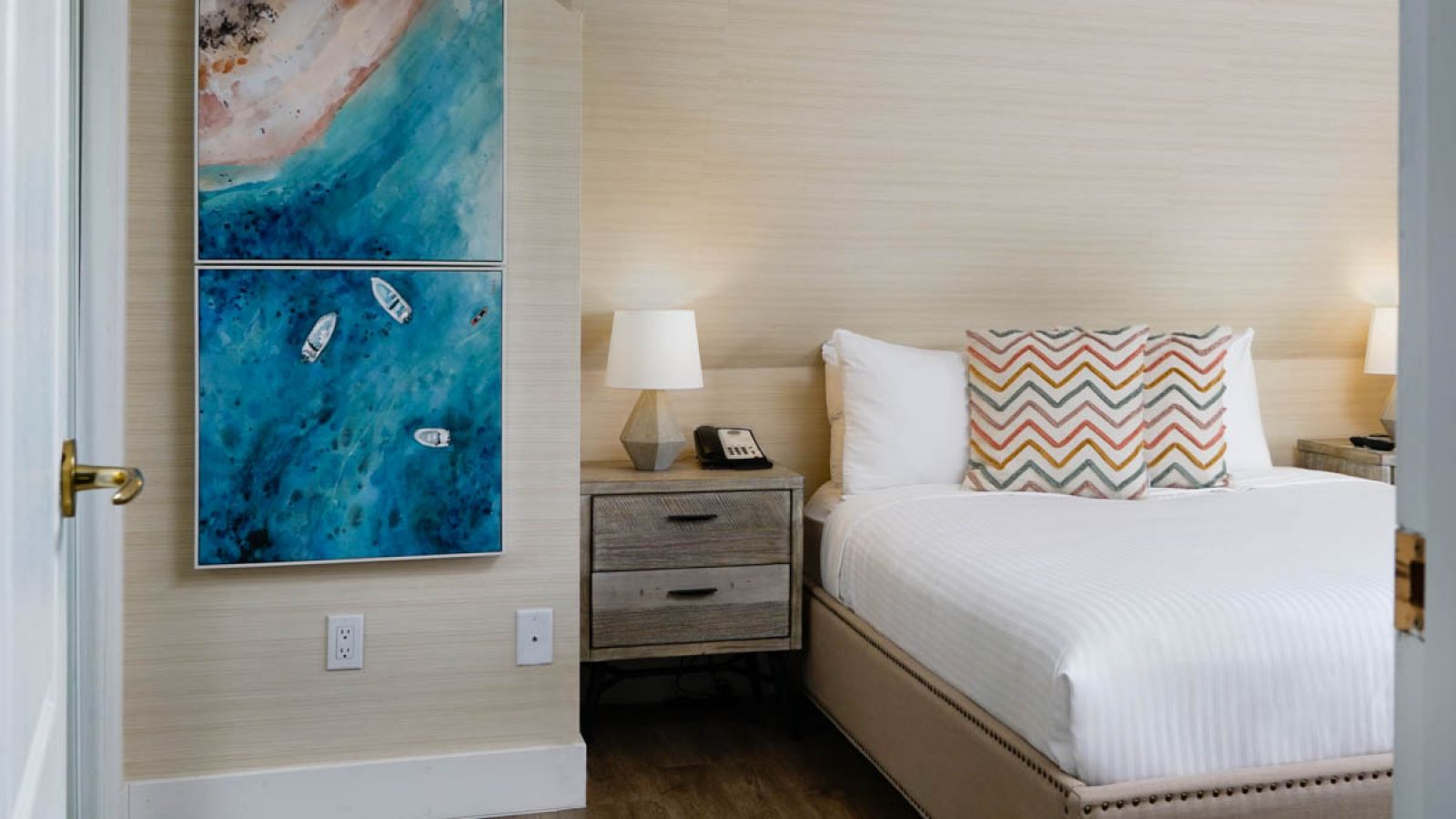 Prestige Beach House Kelowna - 2 bedroom suite