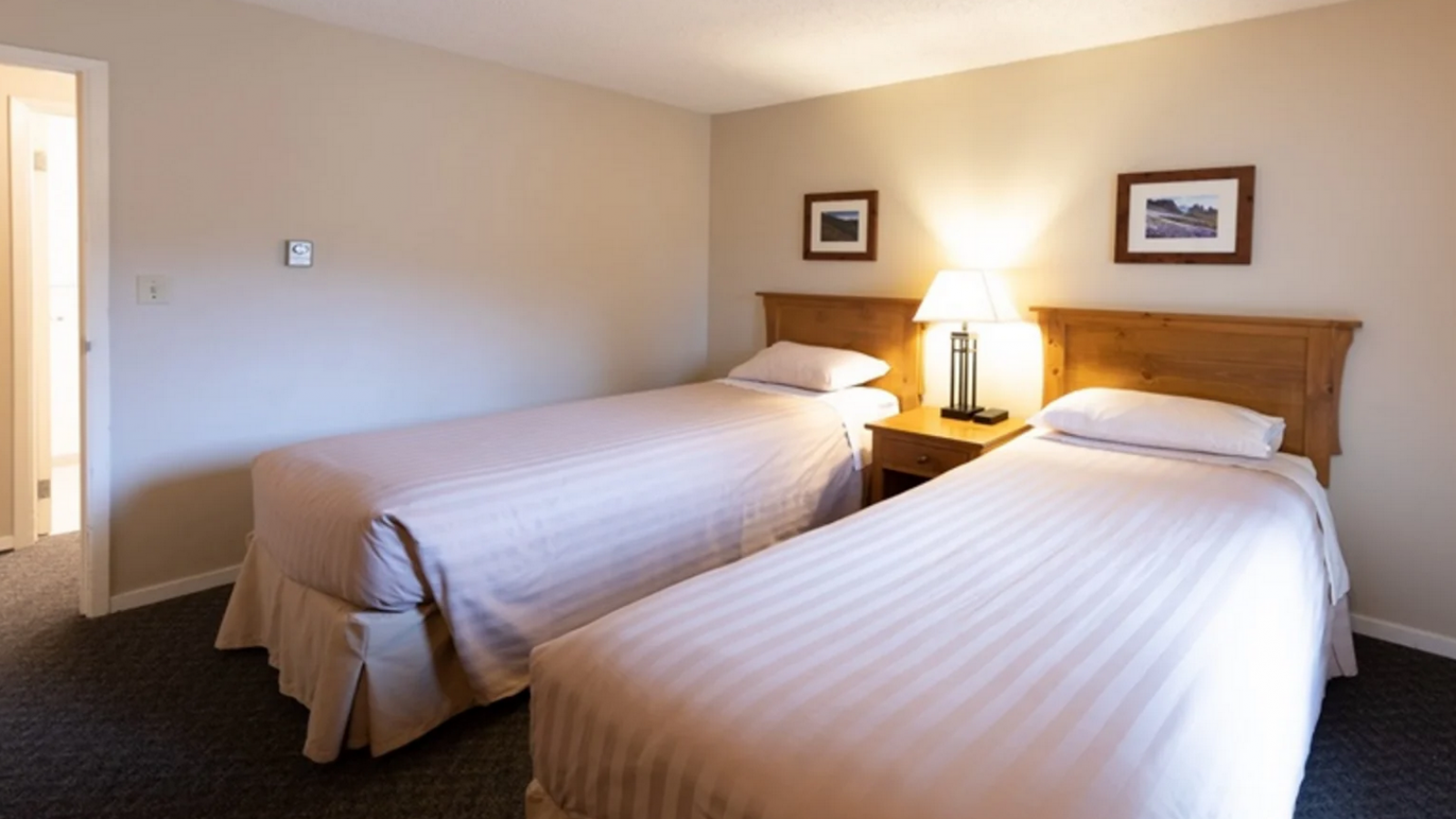 Tantalus Resort Lodge - second bedroom