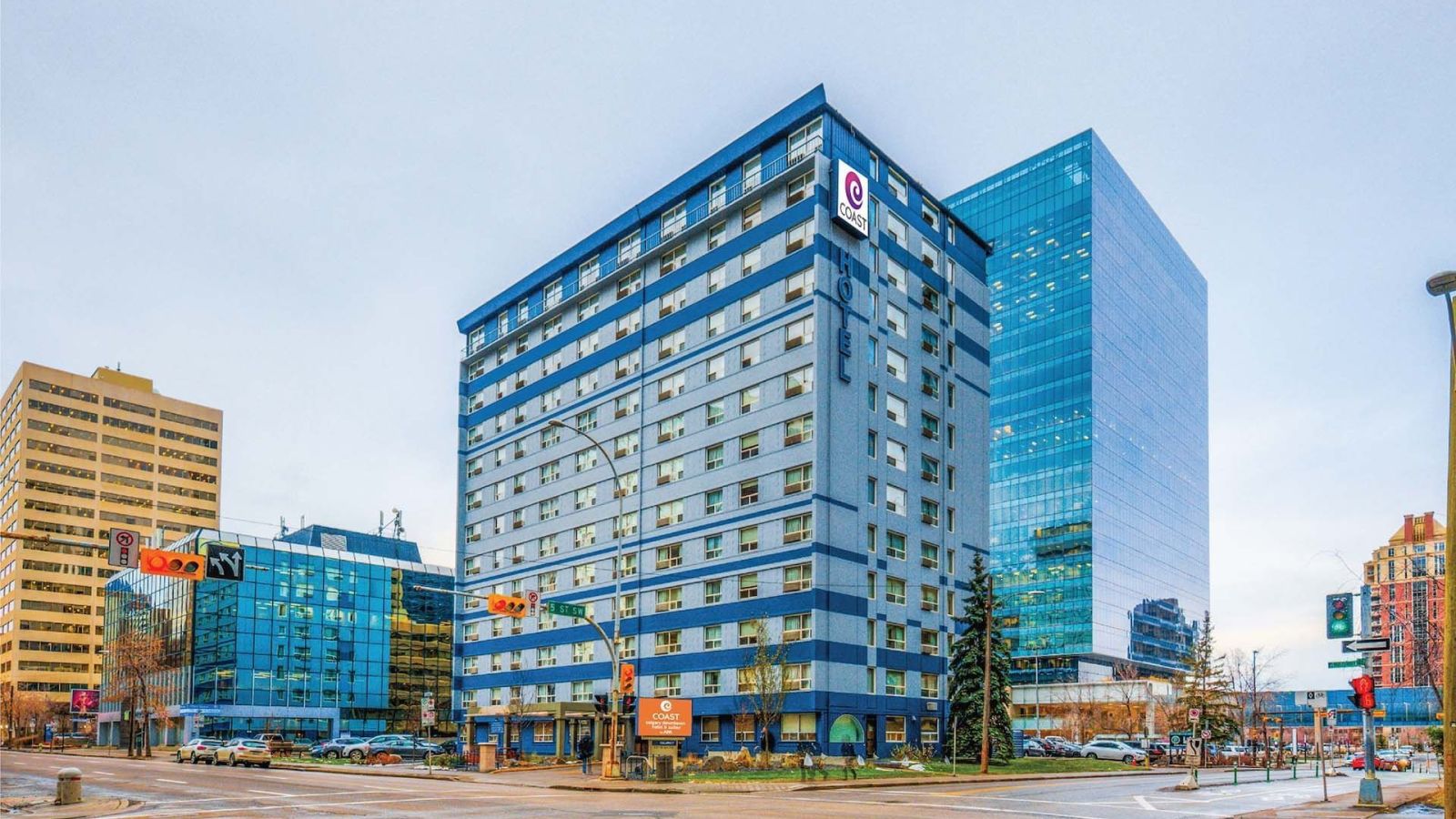 Coast Calgary Downtown Hotel & Suites by APA