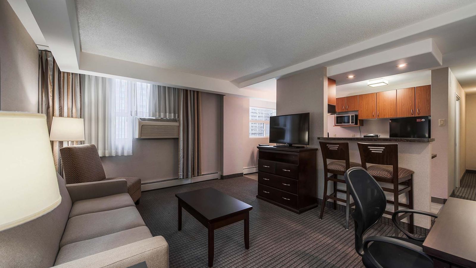 Coast Calgary Downtown Hotel & Suites by APA