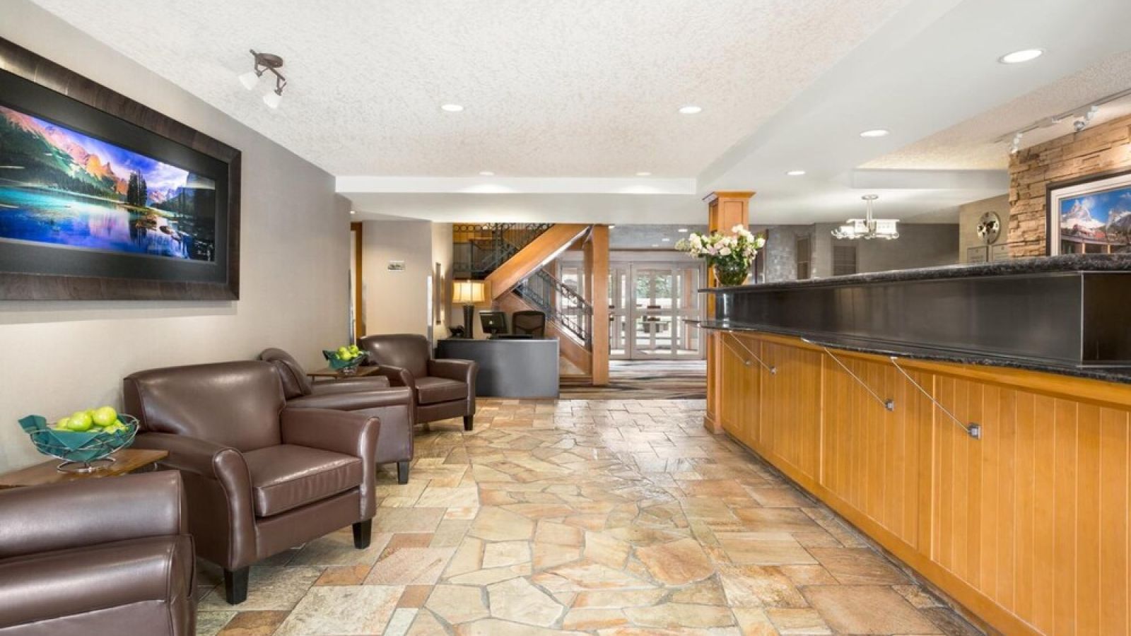 Canmore Inn & Suites