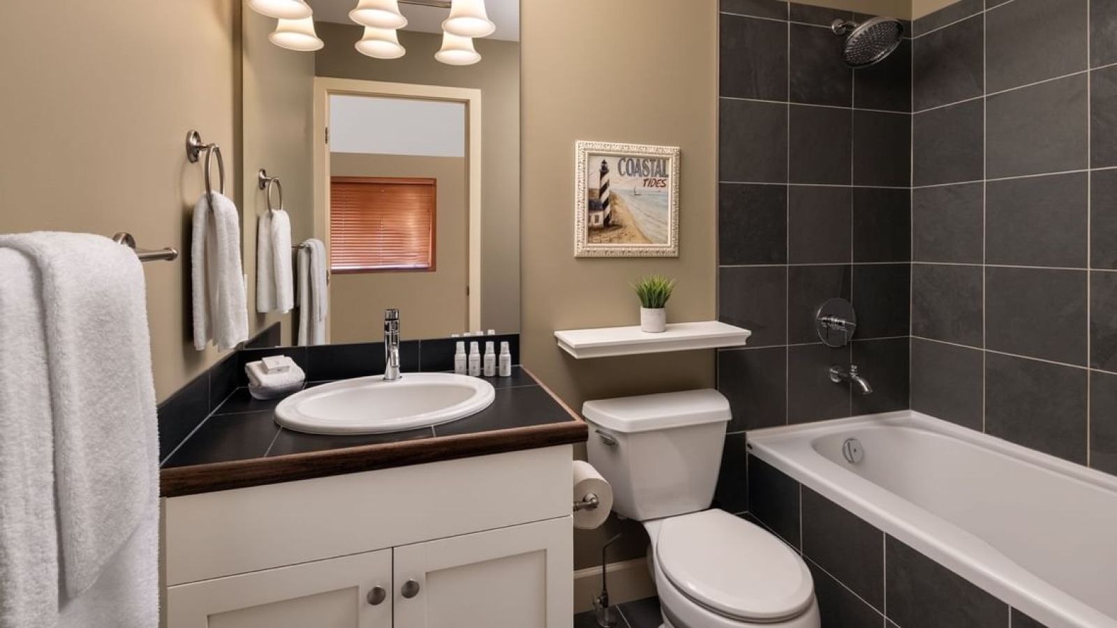 The Outback Vacation Homes Vernon - South Side 2 and 3 bedroom units
