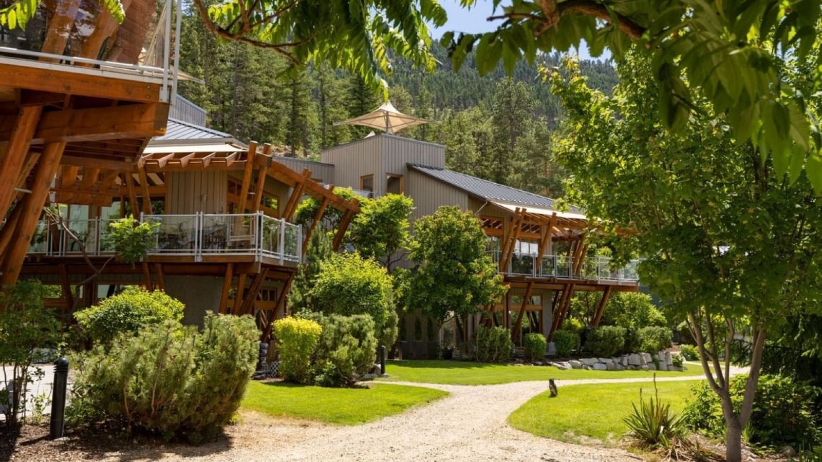 The Outback Vacation Homes Vernon - South Side 2 and 3 bedroom units