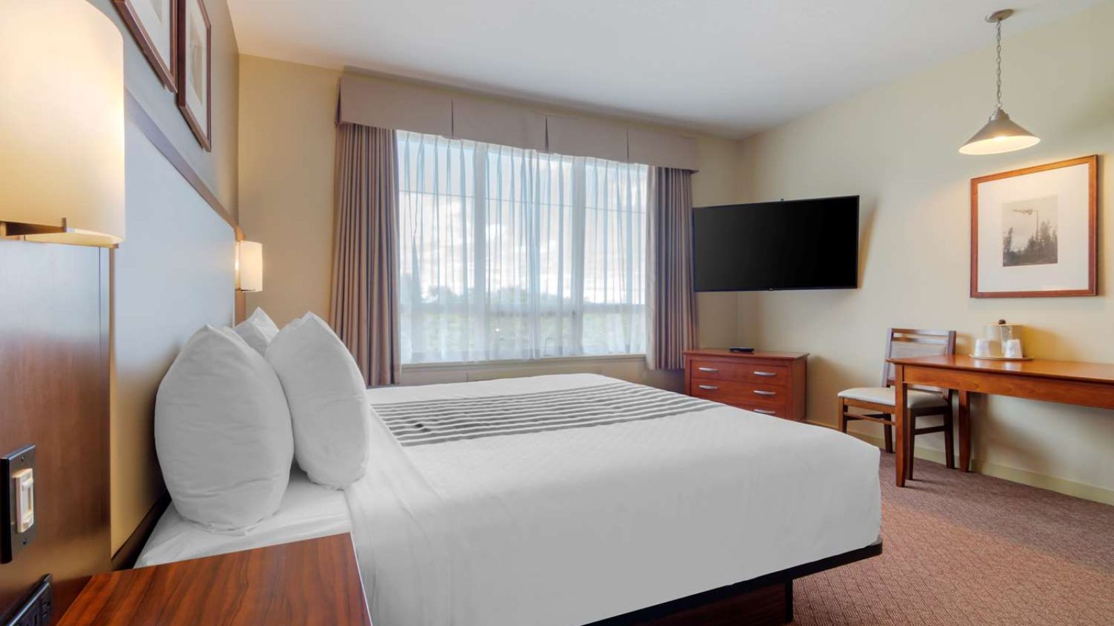 Best Western Plus Chemainus Inn - standard king room