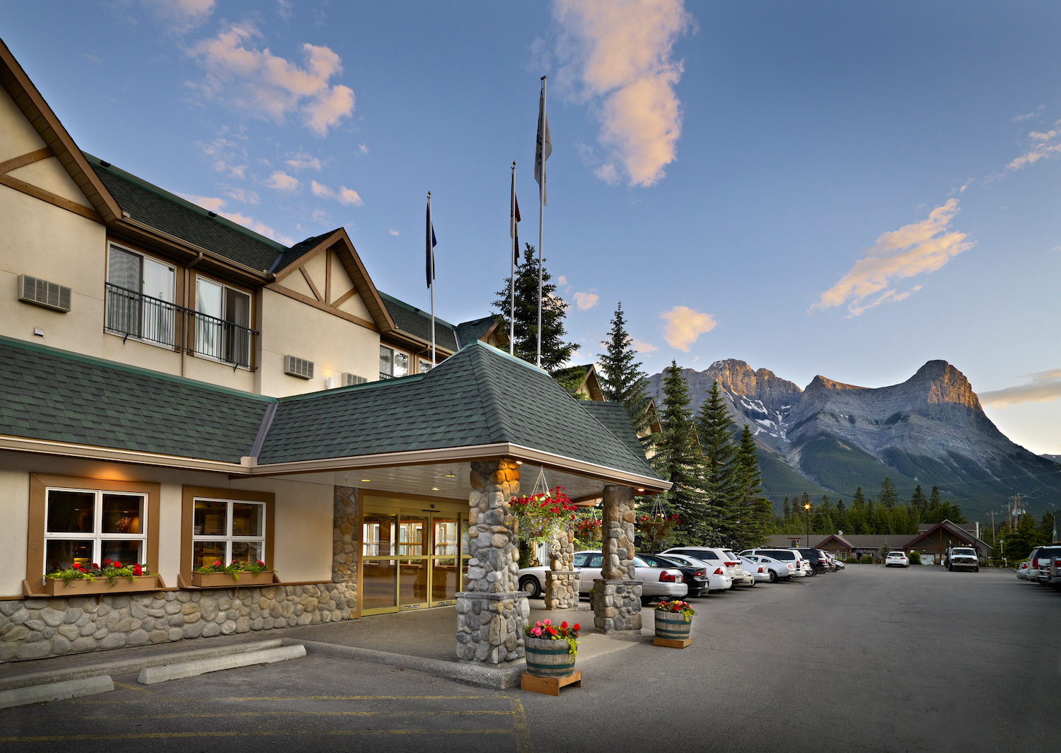 Coast Canmore Hotel and Conference Centre works for quick golf trips.